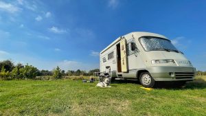 Read more about the article About Elton – Full time van life photographer